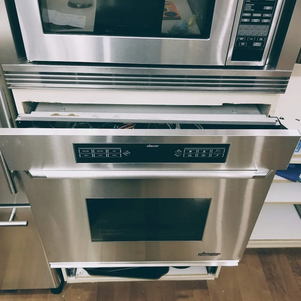 Oven fixed by technicians and ready to use in Ottawa