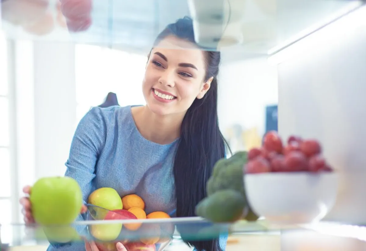 Keeping fruits fresh with Frigidaire fridge